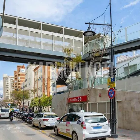 Double Bedroom And Relaxing Sunny Terrace Koti Accommodatie bij particulieren *